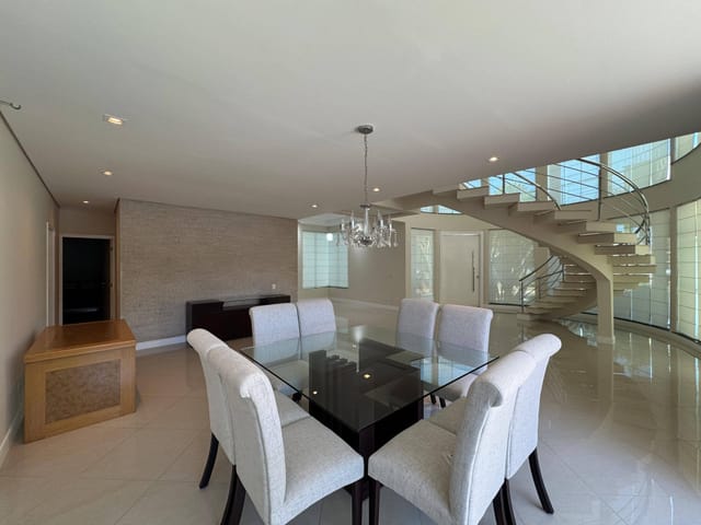 Casa com 800m² 4 quartos e 5 banheiros, à venda, no bairro Esperança em Londrina