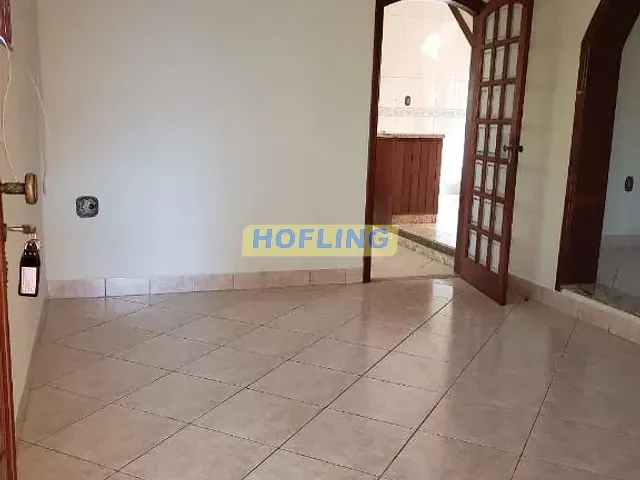 Casa com 250m² 3 quartos e 2 banheiros, à venda, no bairro Jardim Claret em Rio Claro