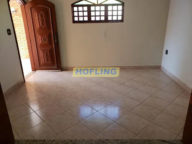 Casa com 250m² 3 quartos e 2 banheiros, à venda, no bairro Jardim Claret em Rio Claro