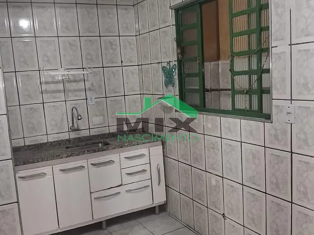 Casa 2 quartos e 2 banheiros, para alugar, no bairro Campanário em Diadema