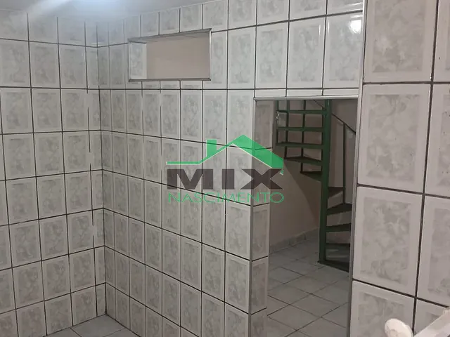 Casa 2 quartos e 2 banheiros, para alugar, no bairro Campanário em Diadema