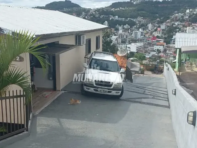 Casa com 217m² 6 quartos e 5 banheiros, à venda, no bairro Vista Alegre em Concórdia