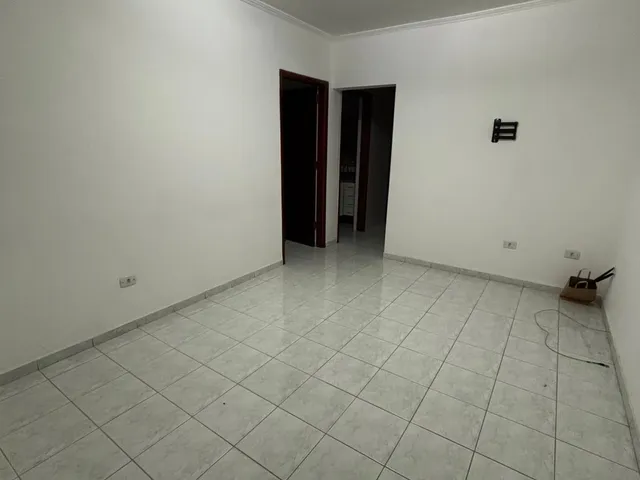 Casa com 40m² 2 quartos e 1 banheiro, para alugar, no bairro Jardim Gustavo em São Paulo