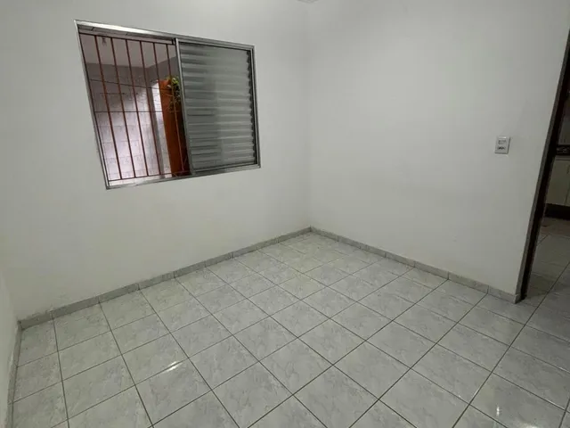 Casa com 40m² 2 quartos e 1 banheiro, para alugar, no bairro Jardim Gustavo em São Paulo