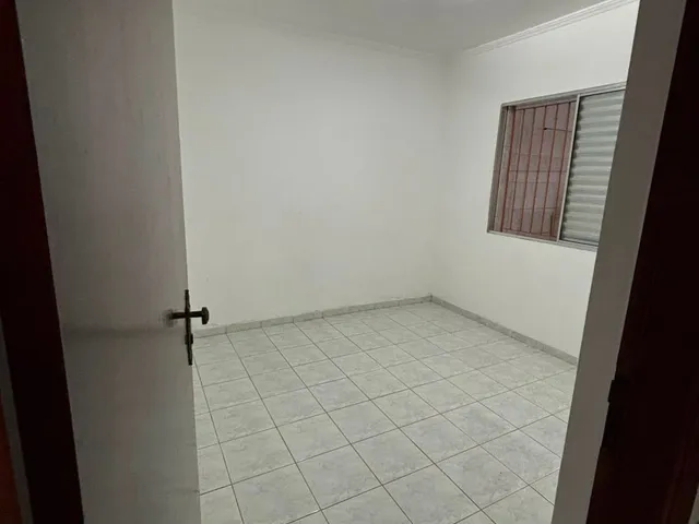 Casa com 40m² 2 quartos e 1 banheiro, para alugar, no bairro Jardim Gustavo em São Paulo