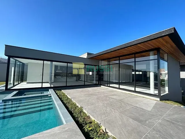 Casa com 995m² 4 quartos e 6 banheiros, à venda, no bairro Condomínio Reserva do Paratehy em São José dos Campos