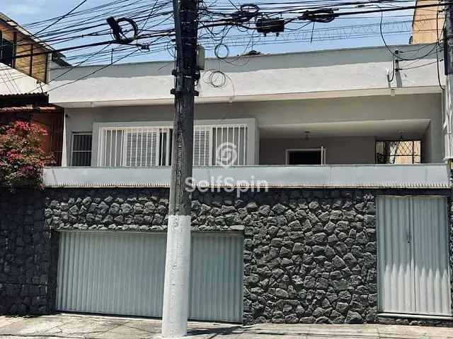 Casa 5 quartos e 4 banheiros, para alugar, no bairro Fátima em Niterói