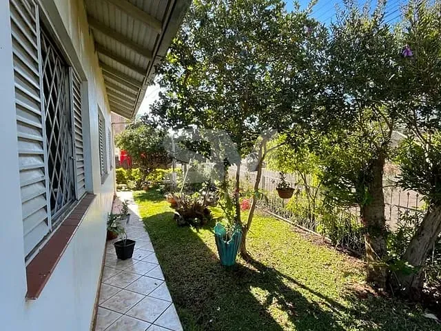 Casa com 404m² 3 quartos e 2 banheiros, à venda, no bairro Maria Goretti em Chapecó