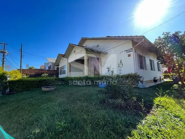 Casa com 404m² 3 quartos e 2 banheiros, à venda, no bairro Maria Goretti em Chapecó