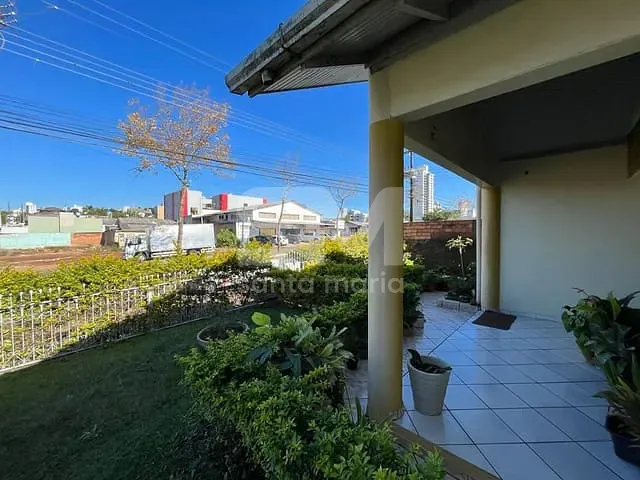 Casa com 404m² 3 quartos e 2 banheiros, à venda, no bairro Maria Goretti em Chapecó