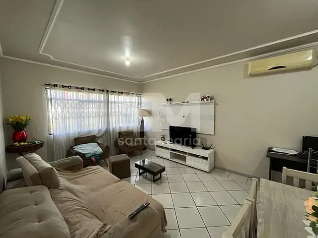 Casa com 404m² 3 quartos e 2 banheiros, à venda, no bairro Maria Goretti em Chapecó