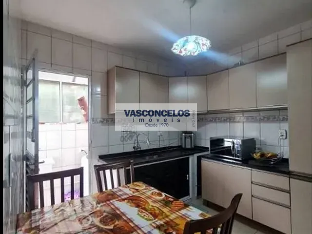Casa com 250m² 7 quartos e 3 banheiros, à venda, no bairro Conjunto Residencial Vale dos Pinheiros em São José dos Campos