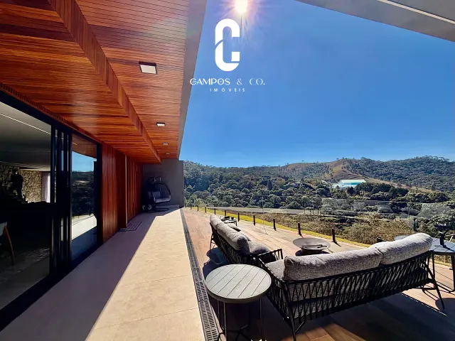 Casa com 2350m² 4 quartos e 6 banheiros, à venda, no bairro Iporanga em Campos do Jordão