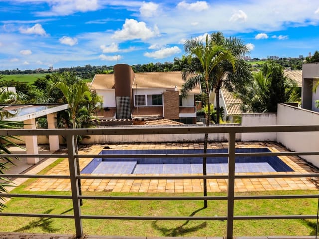 Casa com 900m² 5 quartos e 7 banheiros, à venda, no bairro Condomínio Royal Golf Residence em Londrina