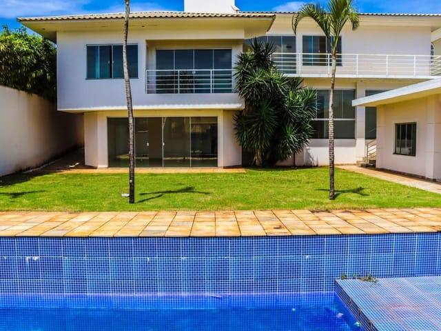 Casa com 900m² 5 quartos e 7 banheiros, à venda, no bairro Condomínio Royal Golf Residence em Londrina