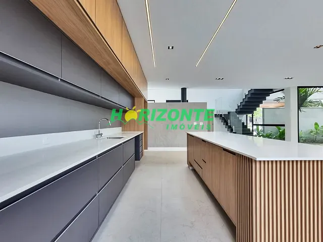 Casa com 600m² 3 quartos e 5 banheiros, à venda, no bairro Condomínio Residencial Colinas do Paratehy em São José dos Campos