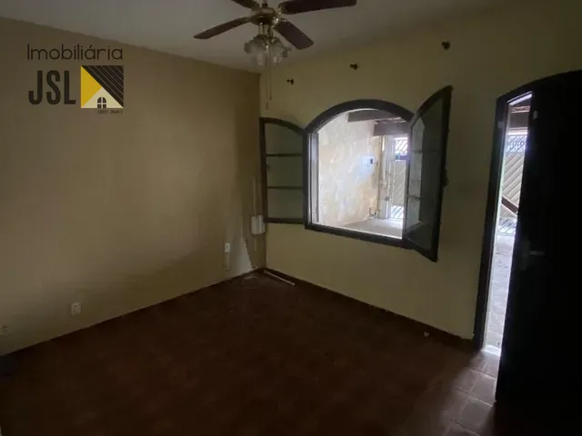 Casa com 130m² 2 quartos e 1 banheiro, à venda, no bairro Vila Antônio Augusto Luiz em Caçapava