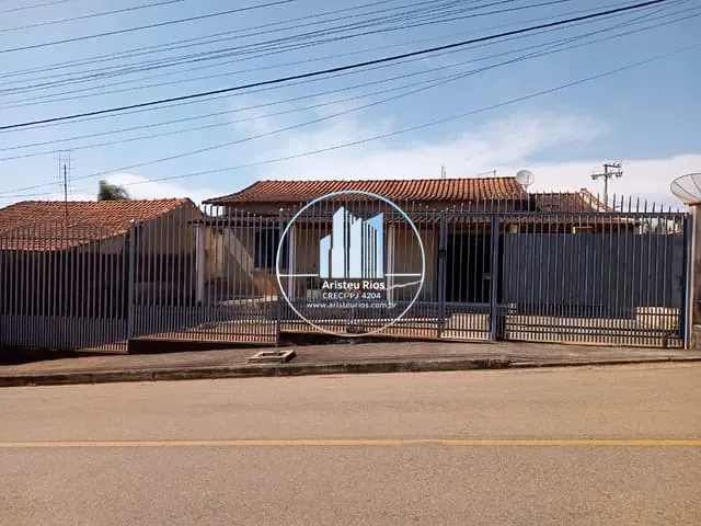Casa com 550m² 3 quartos e 3 banheiros, à venda, no bairro Portal Ipiranga em Pouso Alegre
