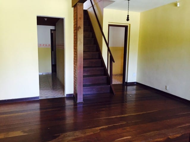 Casa com 428m² 2 quartos e 1 banheiro, à venda ou para alugar, no bairro Independência em Petrópolis