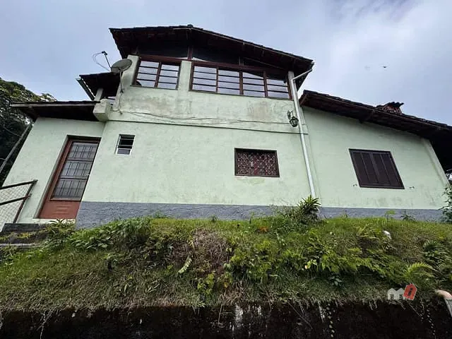 Casa com 428m² 2 quartos e 1 banheiro, à venda ou para alugar, no bairro Independência em Petrópolis