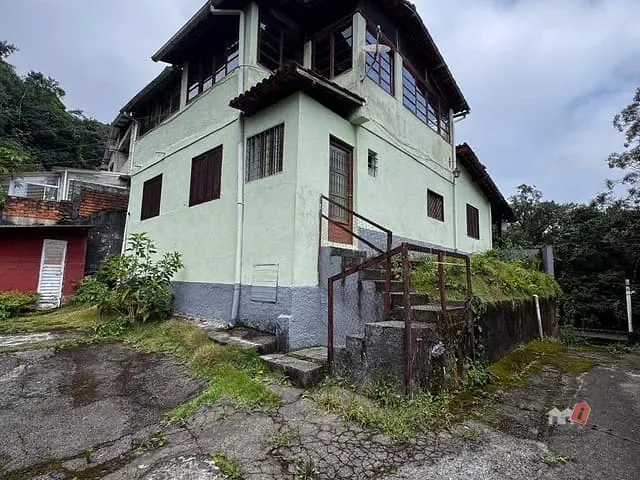 Casa com 428m² 2 quartos e 1 banheiro, à venda ou para alugar, no bairro Independência em Petrópolis
