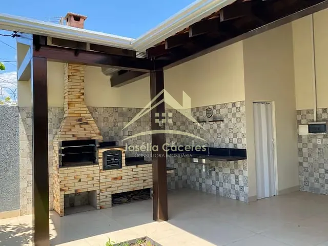 Casa com 220m² 3 quartos e 2 banheiros, à venda, no bairro Petrópolis em Várzea Grande