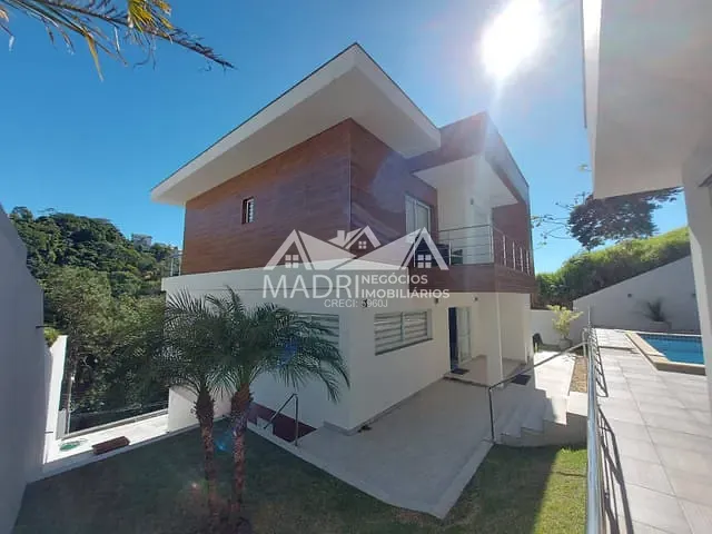 Casa 3 quartos e 5 banheiros, à venda, no bairro Roçado em São José