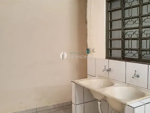 Casa com 300m² 3 quartos e 1 banheiro, à venda, no bairro Jardim do Lago em Artur Nogueira