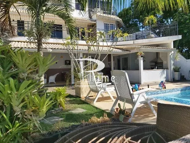 Casa com 550m² 4 quartos e 5 banheiros, à venda, no bairro Badu em Niterói