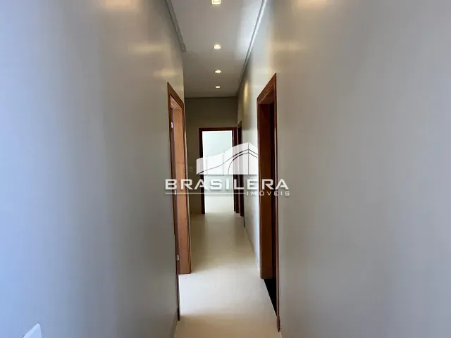 Casa com 250m² 3 quartos e 3 banheiros, à venda, no bairro Jardins Parma em Senador Canedo