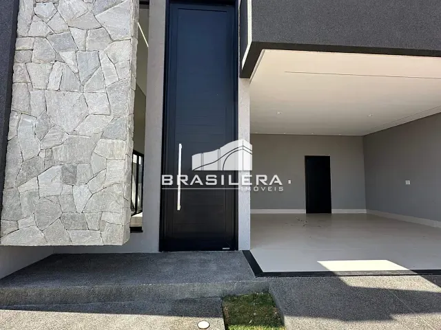 Casa com 250m² 3 quartos e 3 banheiros, à venda, no bairro Jardins Parma em Senador Canedo