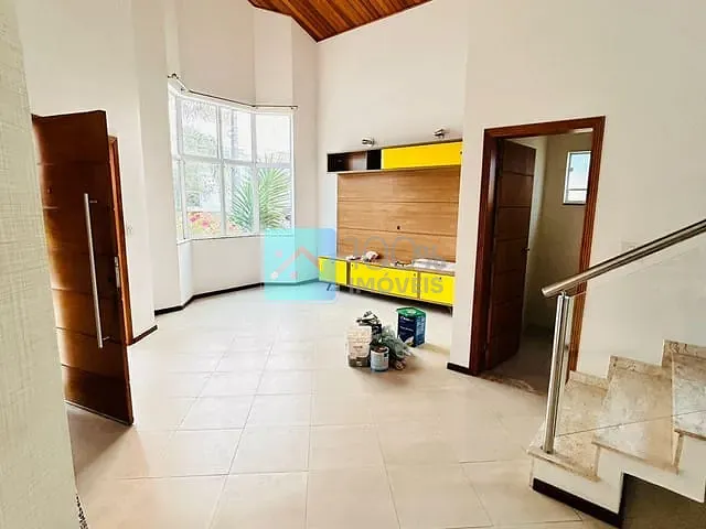 Casa com 350m² 3 quartos e 2 banheiros, para alugar, no bairro Loteamento Villa Branca em Jacareí