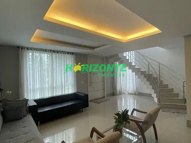 Casa com 450m² 4 quartos e 5 banheiros, à venda, no bairro Urbanova em São José dos Campos