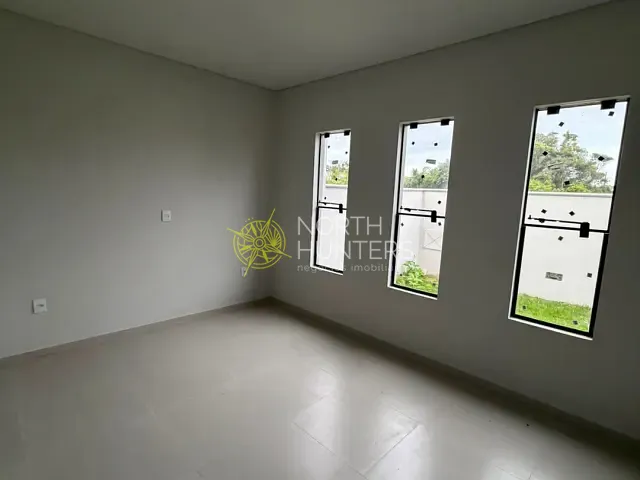 Casa com 184m² 3 quartos e 2 banheiros, à venda, no bairro Salinas em Balneário Barra do Sul
