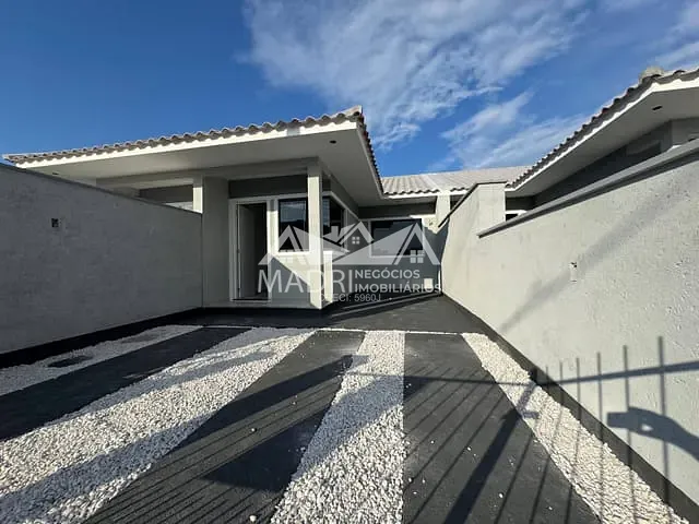 Casa 2 quartos e 1 banheiro, à venda, no bairro Barra do Aririú em Palhoça