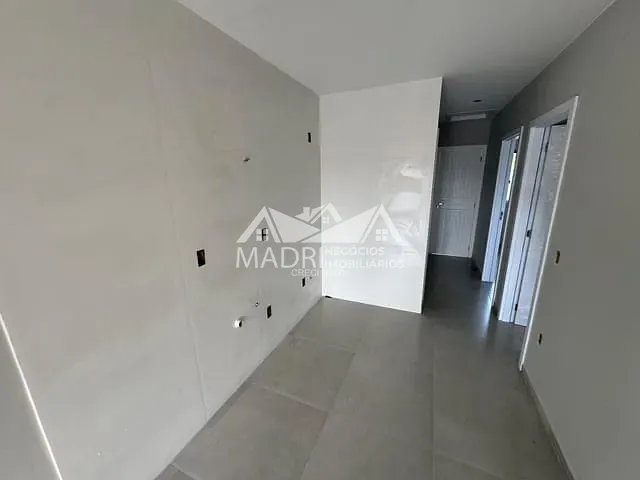 Casa 2 quartos e 1 banheiro, à venda, no bairro Barra do Aririú em Palhoça