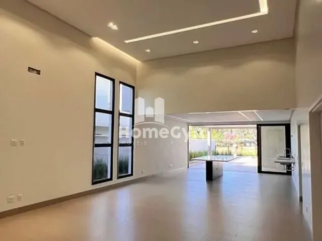 Casa com 649m² 4 quartos e 4 banheiros, à venda, no bairro Residencial Goiânia Golfe Clube em Goiânia