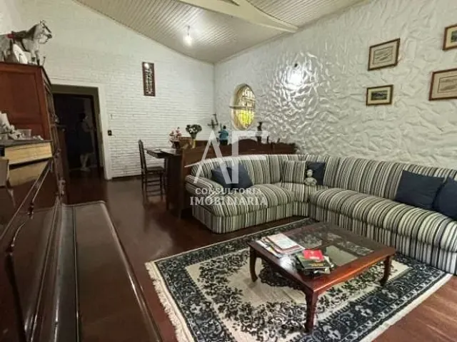 Casa com 811m² 3 quartos e 3 banheiros, à venda, no bairro Jardim das Nações em Taubaté