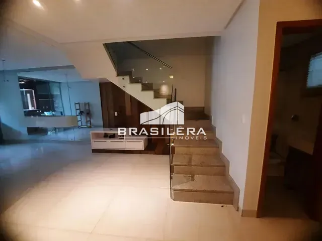 Casa com 220m² 3 quartos e 2 banheiros, à venda, no bairro Parque Amazônia em Goiânia