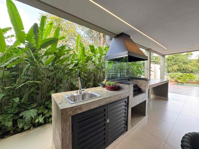 Casa com 420m² 3 quartos e 3 banheiros, à venda, no bairro Jardim Itatiaia 2 em Londrina