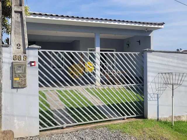 Casa com 210m² 3 quartos e 3 banheiros, à venda, no bairro Vila Nova em Joinville