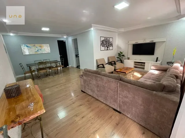 Casa 3 quartos e 5 banheiros, à venda, no bairro Guaíra em Curitiba