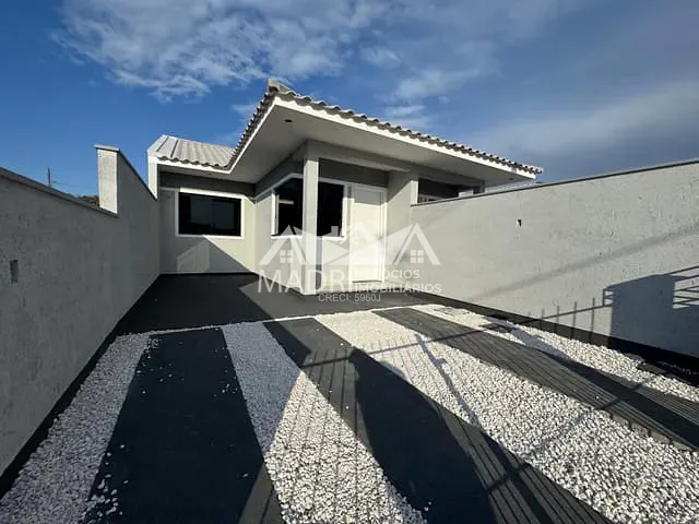 Casa com 100m² 2 quartos e 1 banheiro, à venda, no bairro Barra do Aririú em Palhoça