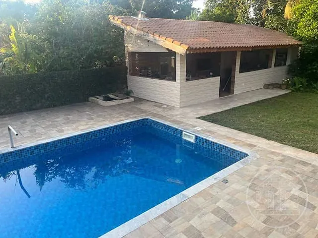 Casa com 900m² 3 quartos e 3 banheiros, à venda, no bairro Jardim das Palmeiras (Zona Sul) em São Paulo