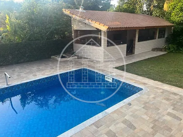 Casa com 900m² 3 quartos e 3 banheiros, à venda, no bairro Jardim das Palmeiras (Zona Sul) em São Paulo