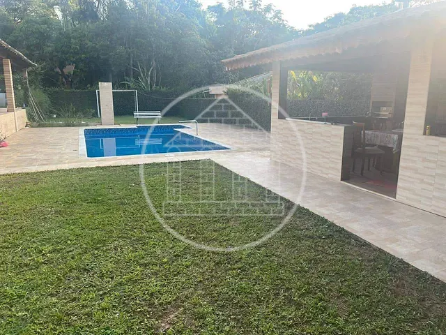 Casa com 900m² 3 quartos e 3 banheiros, à venda, no bairro Jardim das Palmeiras (Zona Sul) em São Paulo