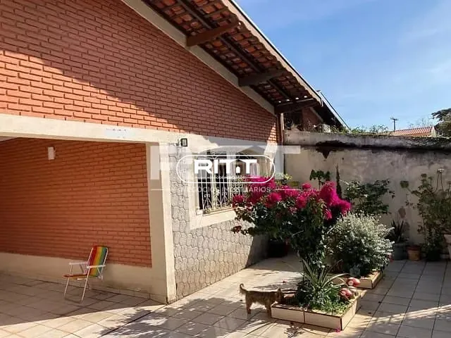 Casa com 300m² 4 quartos e 2 banheiros, à venda, no bairro Parque Taquaral em Campinas