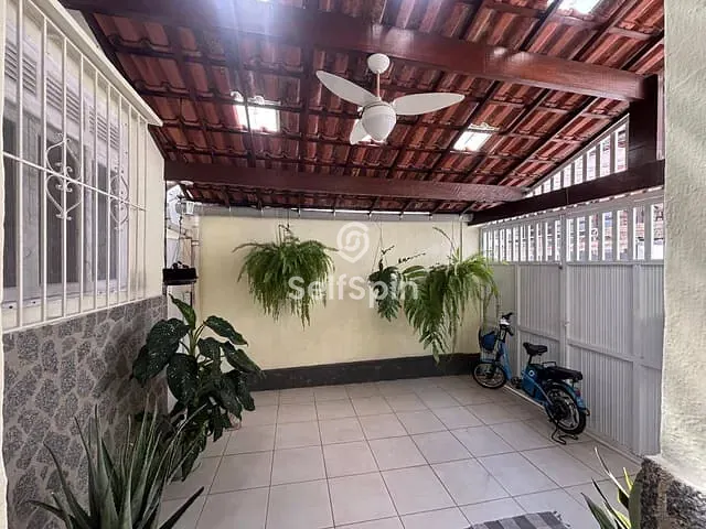 Casa 2 quartos e 4 banheiros, para alugar, no bairro Santa Rosa em Niterói