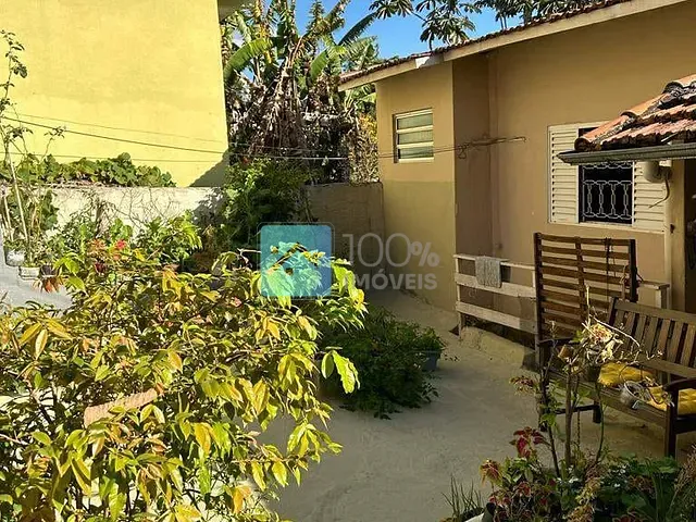 Casa com 300m² 4 quartos e 2 banheiros, à venda ou para alugar, no bairro Vila Formosa em Jacareí