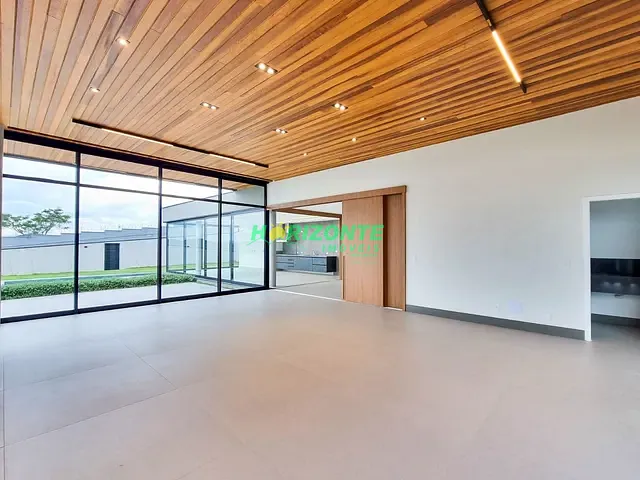 Casa com 995m² 4 quartos e 6 banheiros, à venda, no bairro Condomínio Reserva do Paratehy em São José dos Campos
